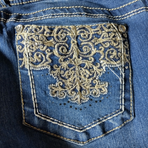 Jeans - Picture 2 of 4